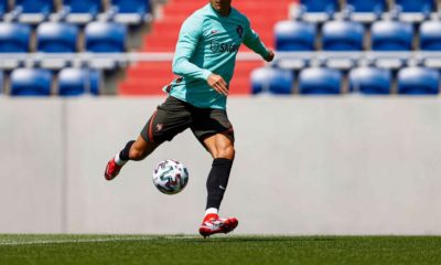 Cristiano Ronaldo podría jugar con Barcelona. Foto: Twitter