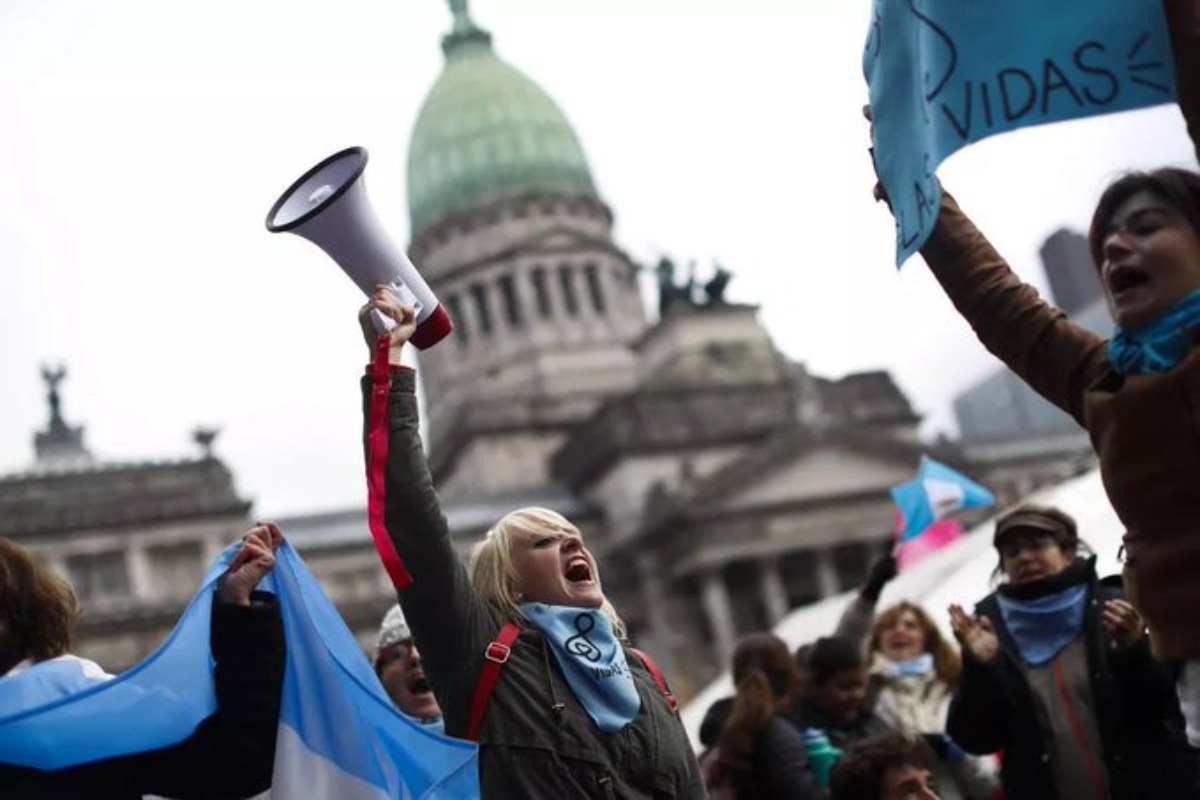 Juez ordena suspender Ley de Aborto en Argentina