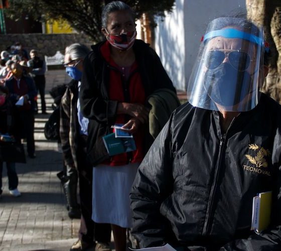 Vacunación en Xochimilco y Cuauhtémoc. Foto: Cuartoscuro