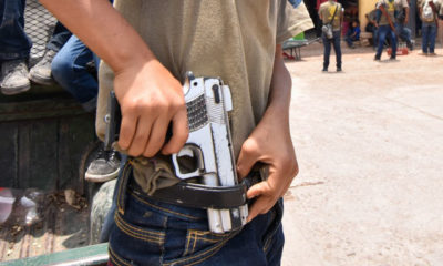 EU se compromete a disminuir tráfico de armas a México