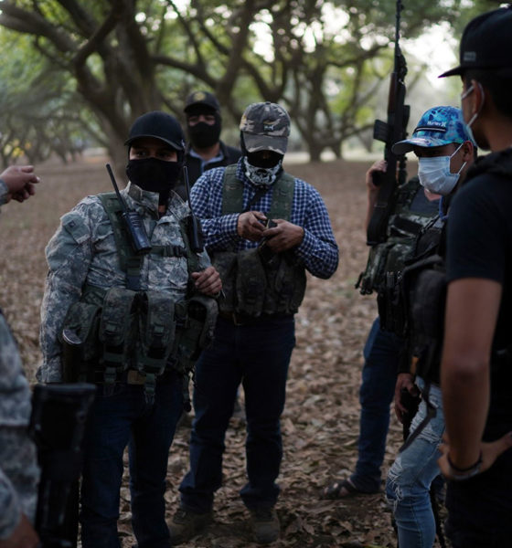 Autodefensas encubren a delincuentes, acusó López Obrador