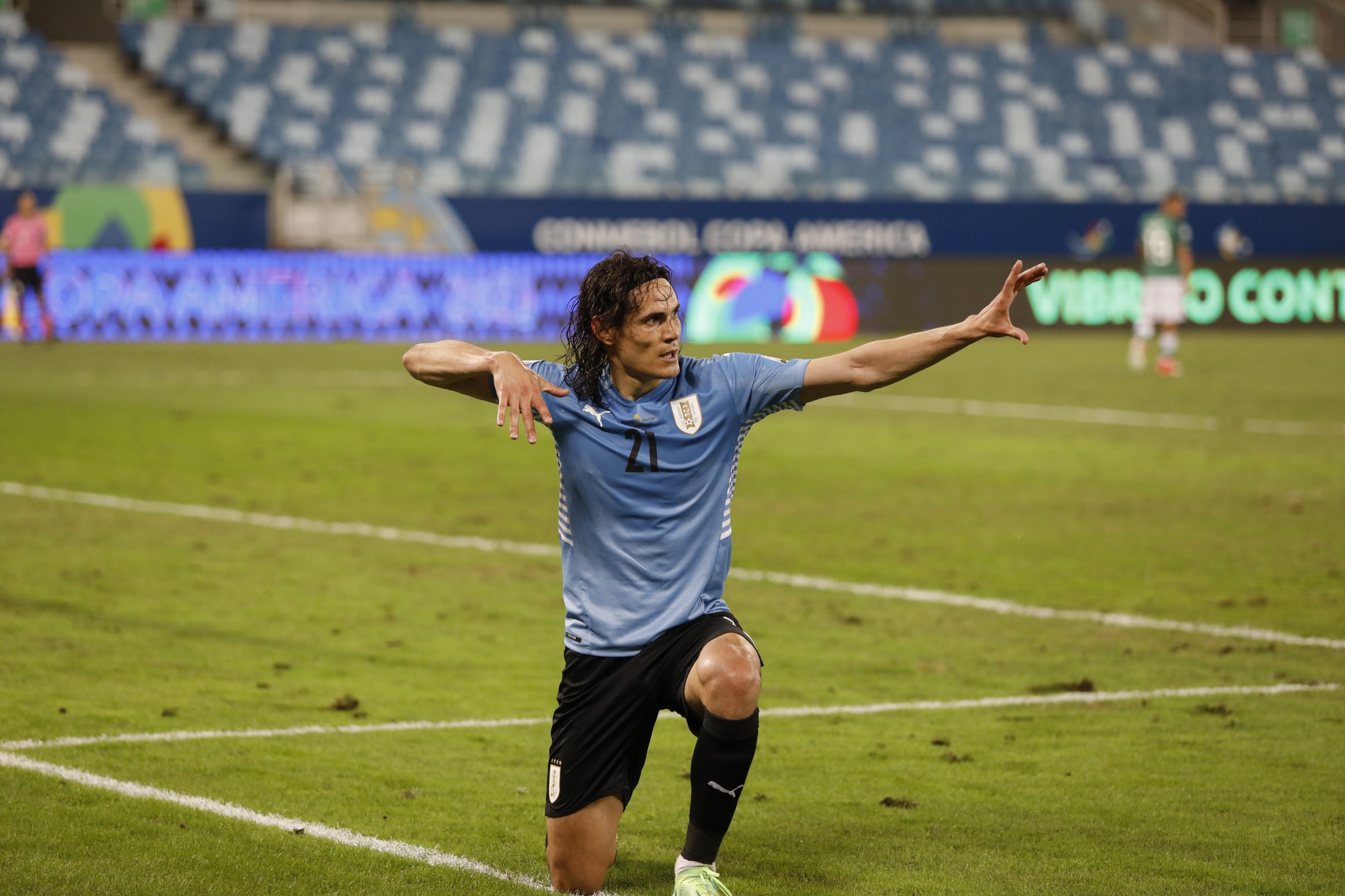 Uruguay clasifica a cuartos con gol de Edinson Cavani. Noticias en tiempo real
