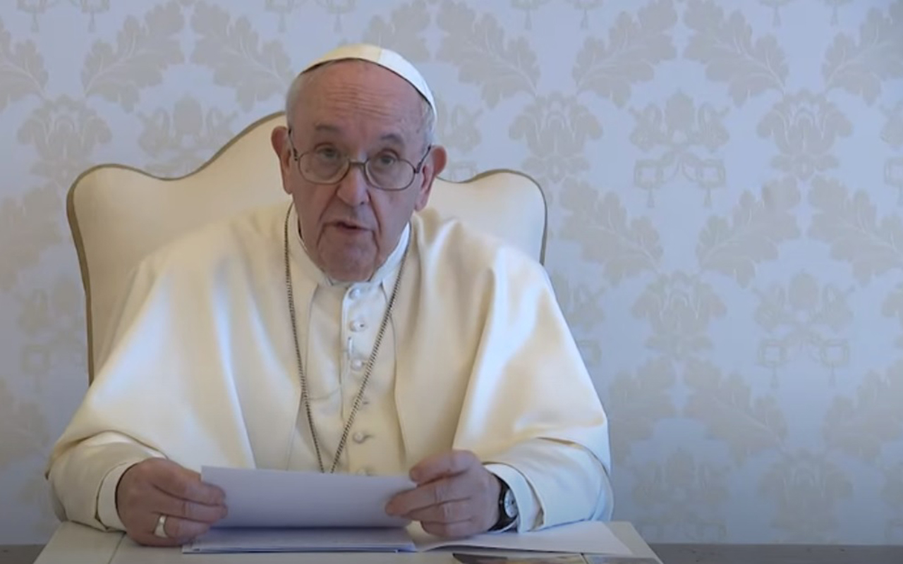 Iglesia debe escuchar a las familias: Papa Francisco