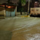 Limpian casas inundadas por lluvias en Edomex