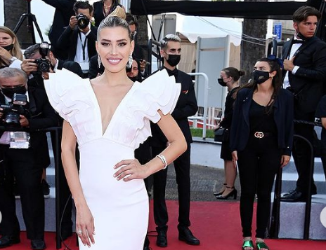 Michelle Salas lució en Cannes ¡vestido de novia! - Siete24