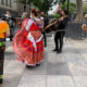 “Adelitas” festejan con mariachi tercer aniversario del triunfo electoral de AMLO