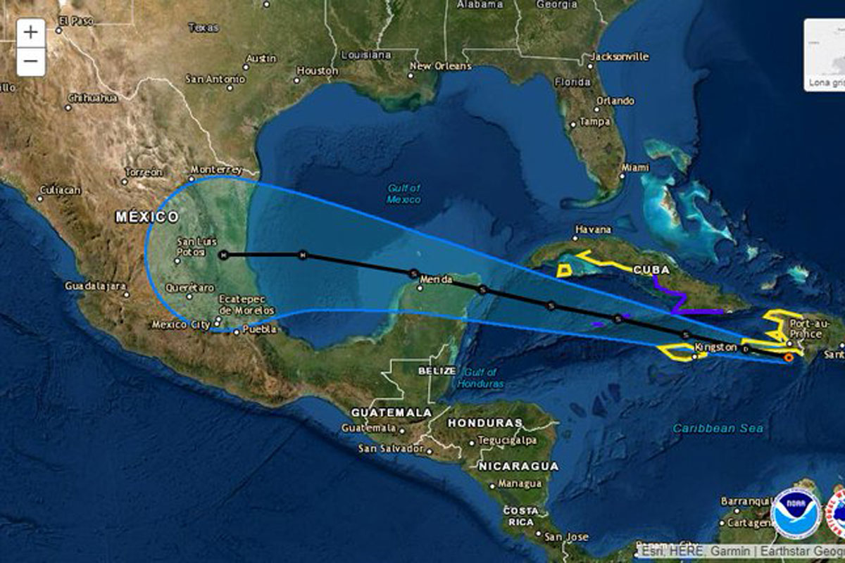 Huracán “Grace” toca tierra en Quintana Roo; gobernador pide calma