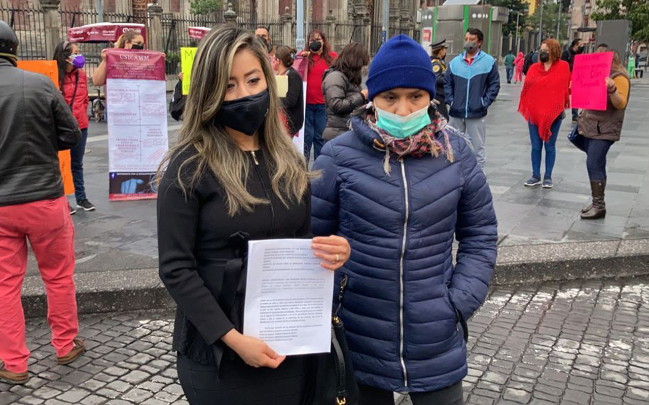 Padres de niños con cáncer exigen a López Obrador contratos de medicamentos