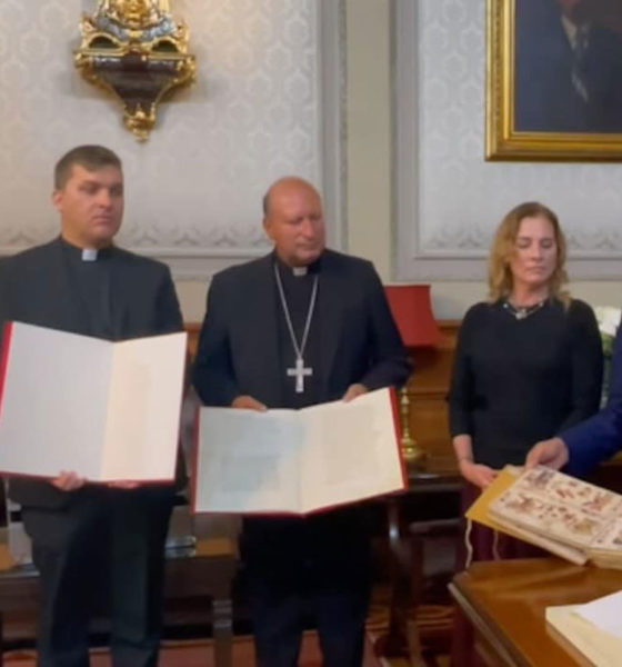 AMLO agradece al Papa Francisco envío de códices prehispánicos