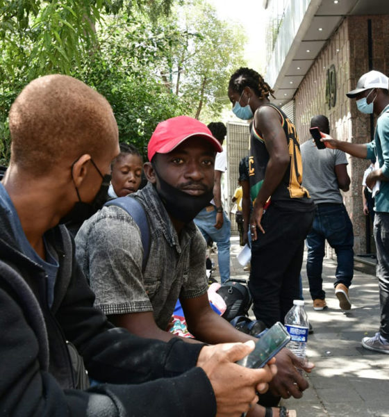 Cientos de migrantes haitianos tramitan solicitud de refugio en México