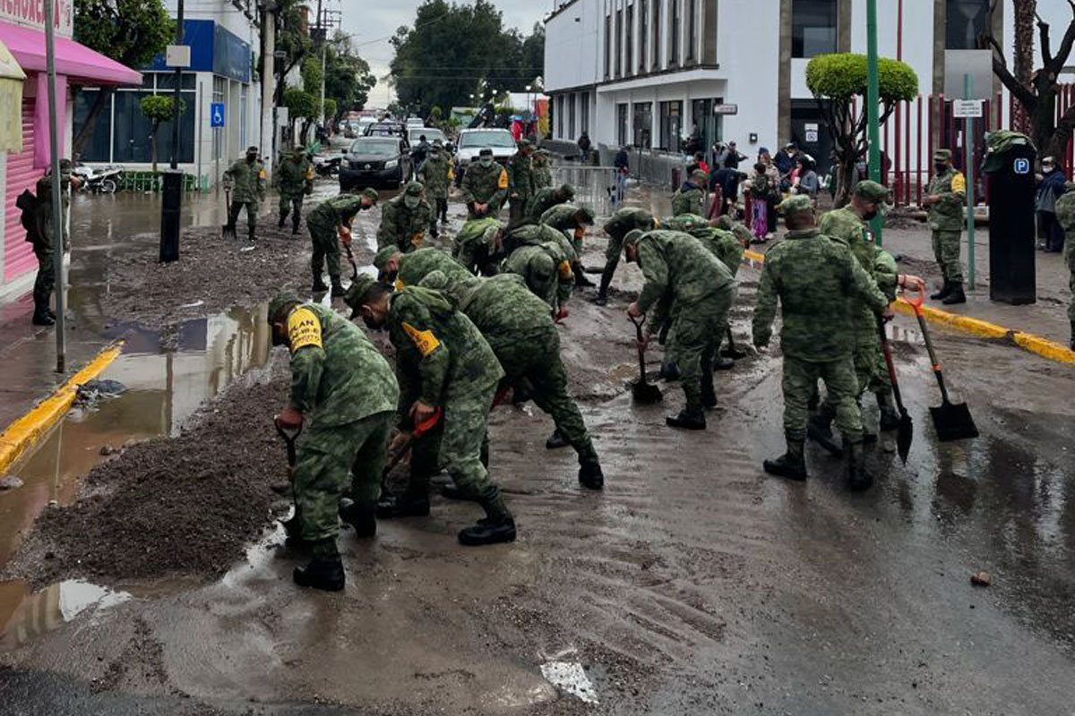 Amanece Ecatepec entre lodo y escombros por intensas lluvias