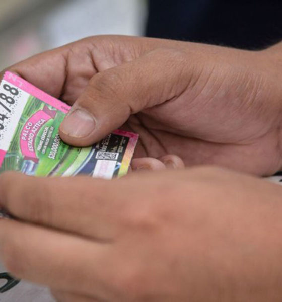Invita López Obrador a comprar "cachitos" de la Lotería para palco en el Azteca