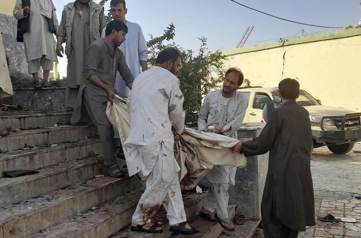 Atentado en Afganistán deja al menos 50 muertos y decenas de heridos