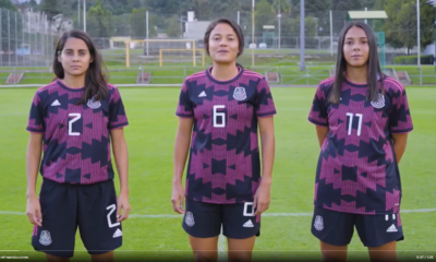 Jugadoras de futbol exhortan a mujeres a autoexplorarse para detectar cáncer de mama