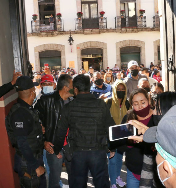 Maestros de la CNTE toman Congreso de Michoacán; hasta las nochebuenas se llevaron