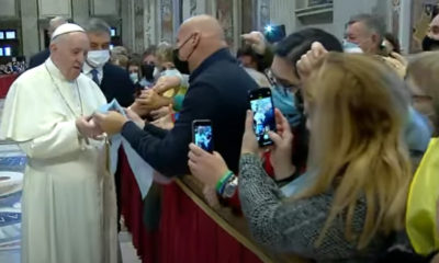 Cardenal Scola condena los “ataques insolentes” contra el Papa Francisco