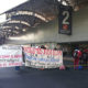 Ex trabajadores del SAT bloquean Terminal 1 del AICM