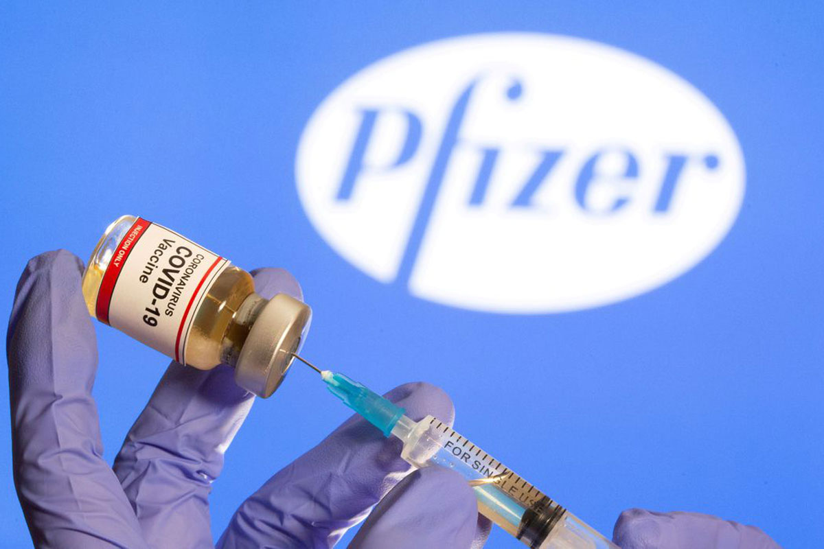 Estudio revela que tres dosis de Pfizer son eficaces contra variante Ómicron