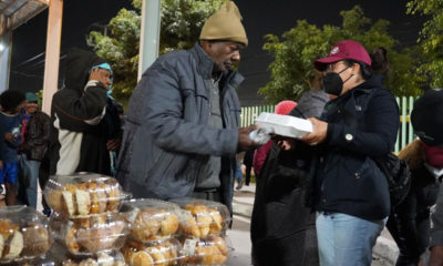 Llevan cobijas, pan, leche y tacos al pastor a caravana migrante en la GAM