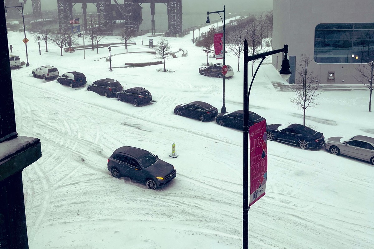 Cancelan vuelos en Nueva York por nieve. Foto: Twitter