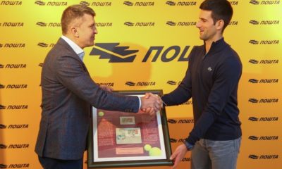 Djokovic recibe premio. Foto: Twitter