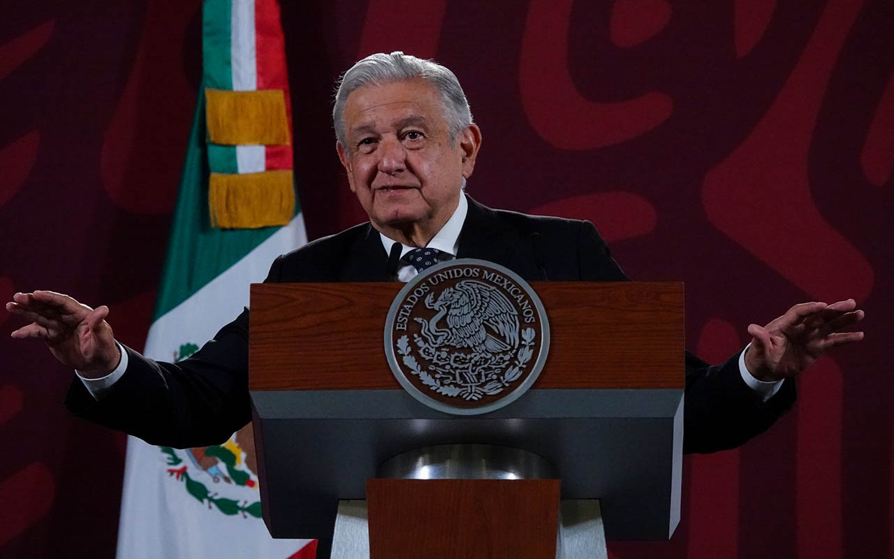 “Soy lo que soy por mi madre”, resaltó López Obrador