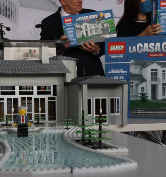 Presentan en Senado versión Lego de la “casa gris”; hijo de AMLO se burla