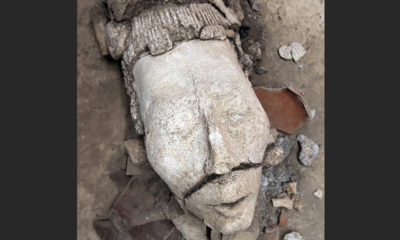 Descubren en Chiapas una cabeza estucada del joven dios del maíz