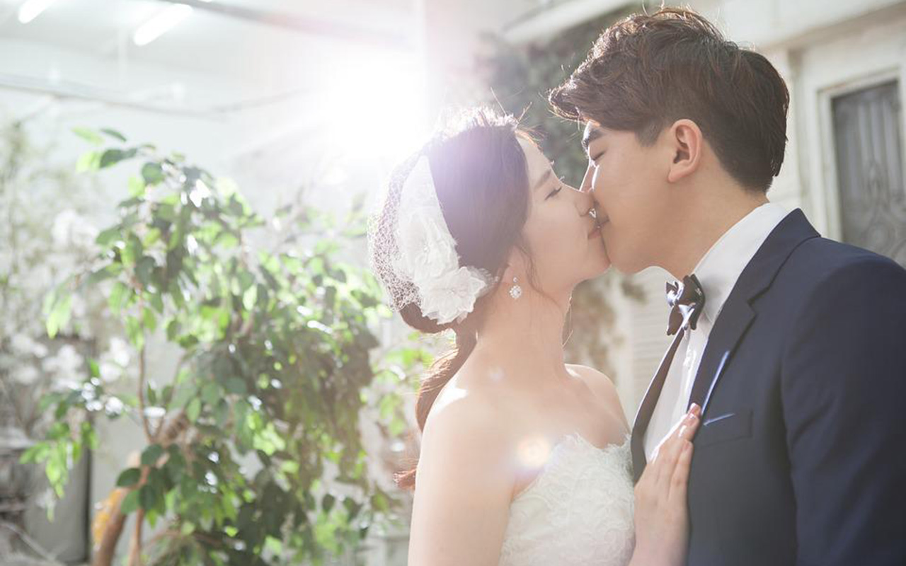 Matrimonio sólo es integrado entre hombre y mujer, reconoce Constitución de Japón