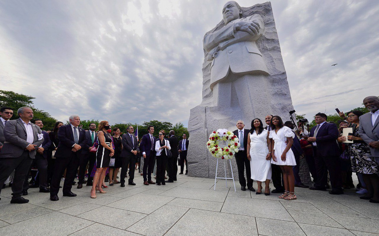 “Tenemos que mantener el sueño de Martin Luther King”: AMLO
