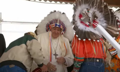 Papa Francisco pide perdón a indígenas de Canadá