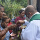 Fieles católicos escuchan Misa en la calle por acoso de gobierno en Nicaragua