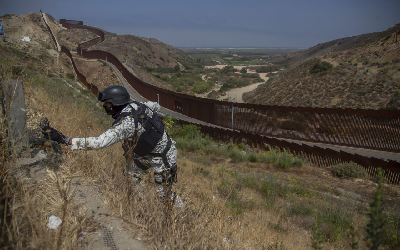 AMLO rechaza construcción de muros fronterizos para contener migración