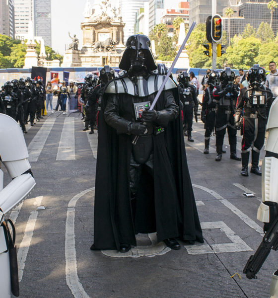 15 de octubre de 2022, Ciudad de México, México. Miembros del imperio galáctico pertenecientes a la 501st Legion Mexican Garrison, recorrieron la avenida Paseo de la Reforma, donde se congregaron cerca de 30 mil fanáticos de Star Wars. (Foto: Francisco Morales/DAMMPHOTO)