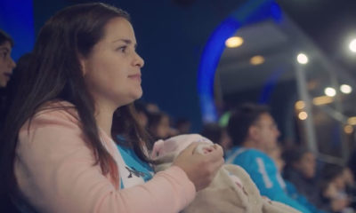 Equipo de fútbol diseña playeras para madres que necesiten amamantar en público