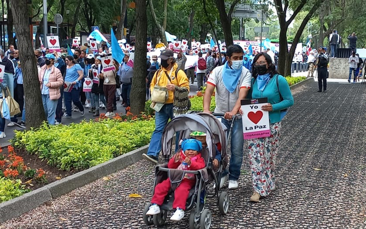 Familias piden al gobierno paz en el país y protección a la mujer