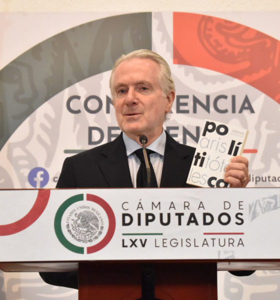 “AMLO es el mayor oligarca”; Santiago Creel envía libro con dedicatoria al presidente