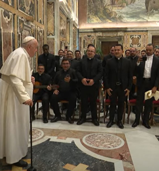 “No sean clérigos de Estado”, pide Papa Francisco a sacerdotes latinoamericanos
