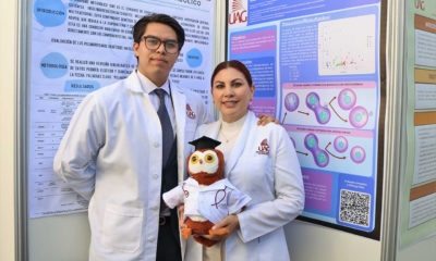 Unión familiar: Madre e hijo estudian juntos la carrera de Medicina
