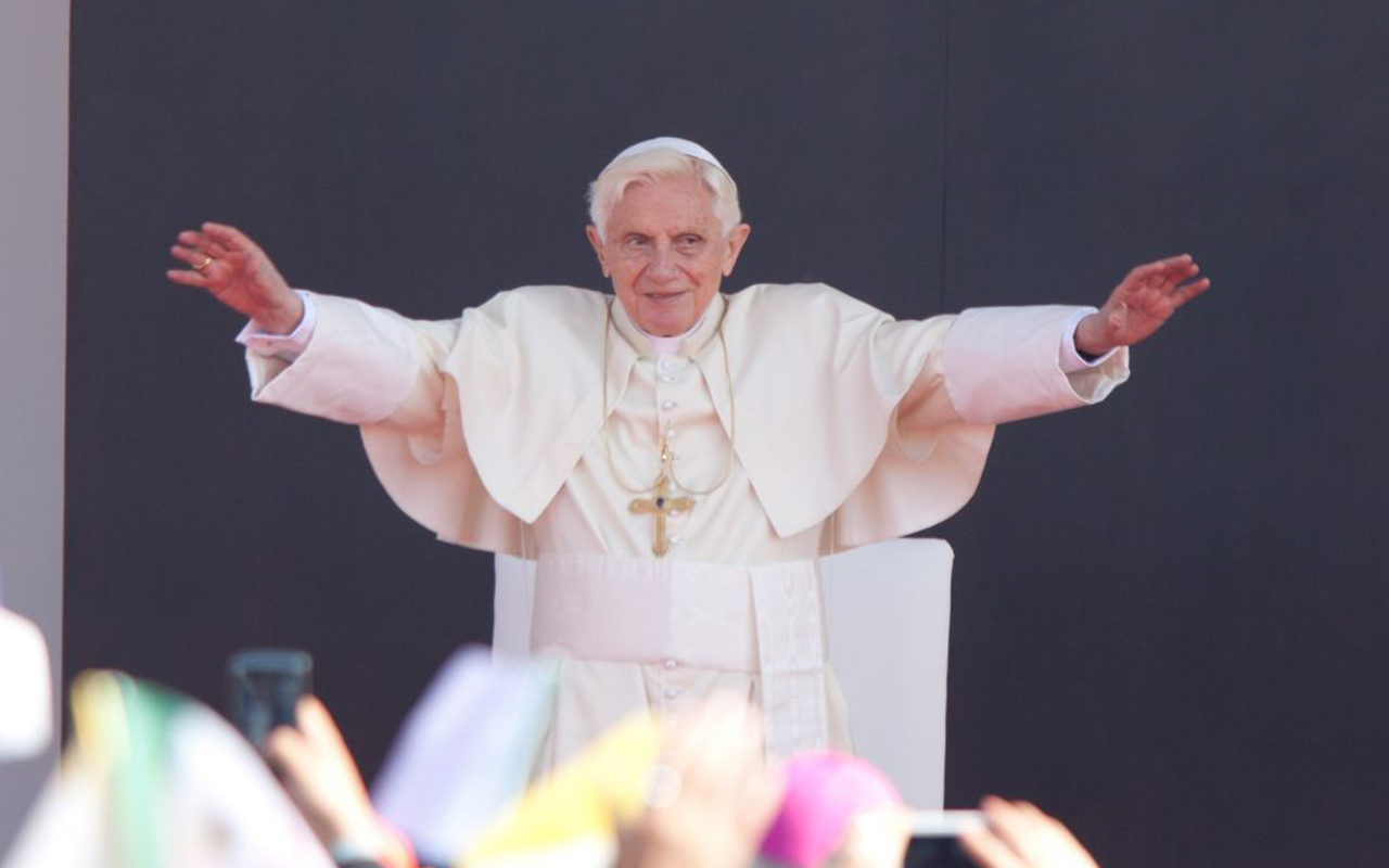 A los 95 años de edad, falleció Benedicto XVI