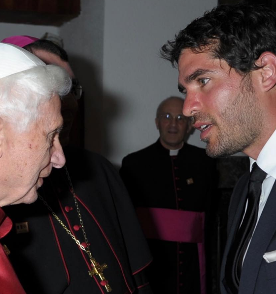 Verástegui tuvo la oportunidad de conocer a Benedicto XVI durante su papado