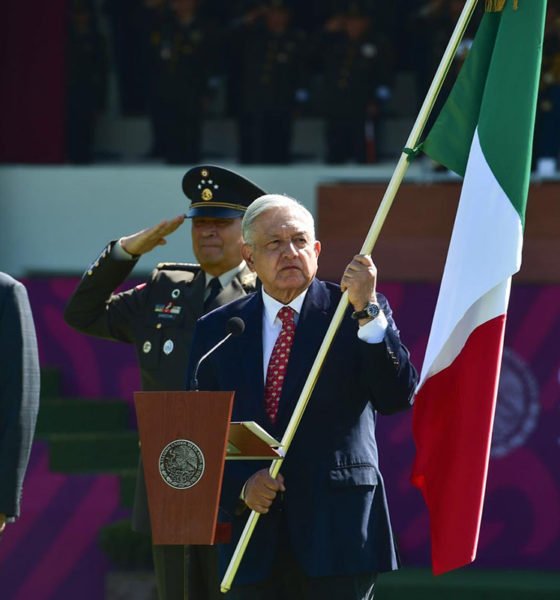 Mexicanos se reconocen en Bandera Nacional aun en las diferencias: AMLO