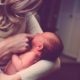 Madre salva a bebé de ser abortado y lo cría como su hijo, la historia de Daria Monroe