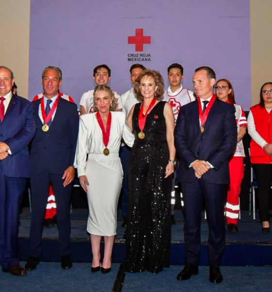Carlos Slim Domit recibe medalla de la Gran Cruz