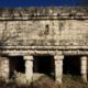 Hallan piedra con jeroglíficos mayas en Chichén Itza