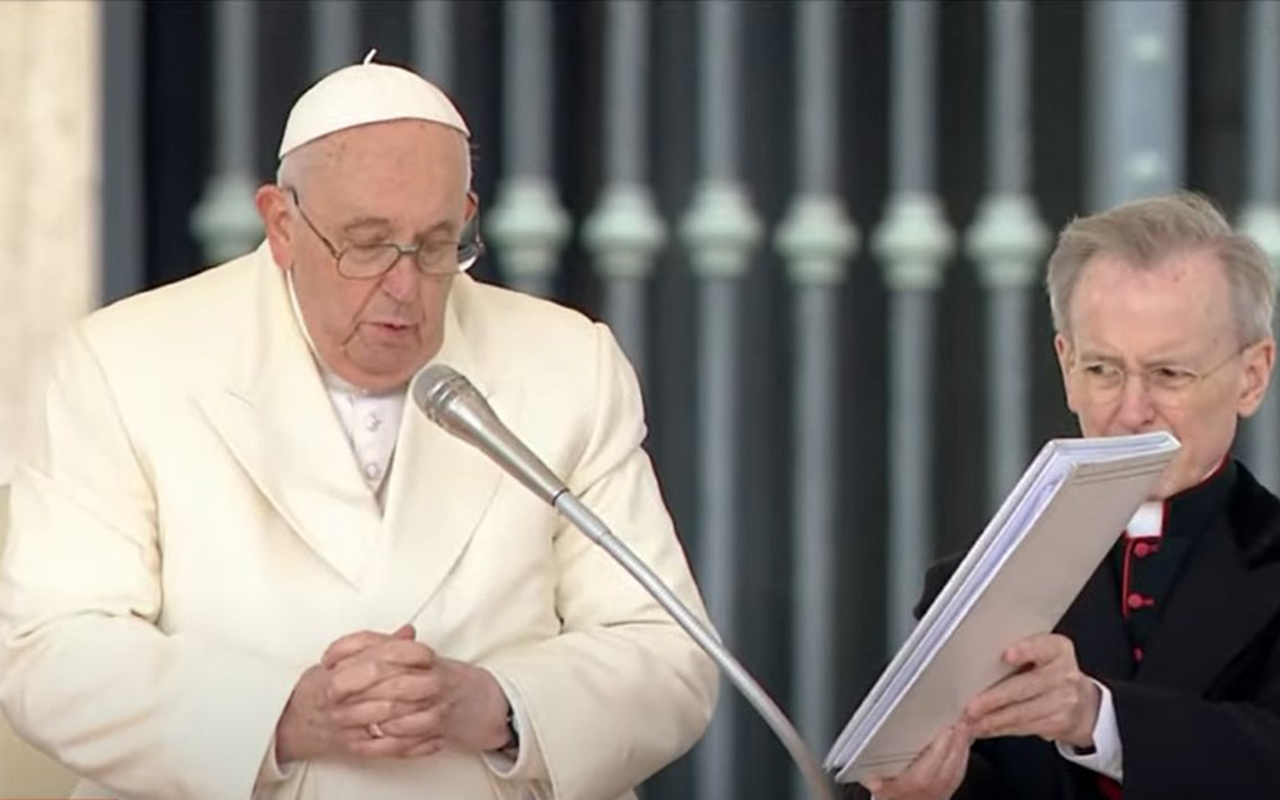 Papa Francisco reza por las madres de soldados ucranianos y rusos