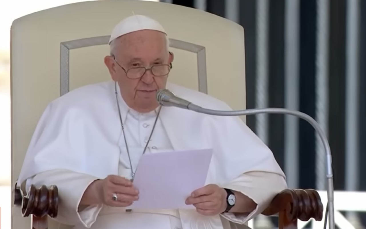 Mayo, mes dedicado a la oración por la paz: Papa Francisco