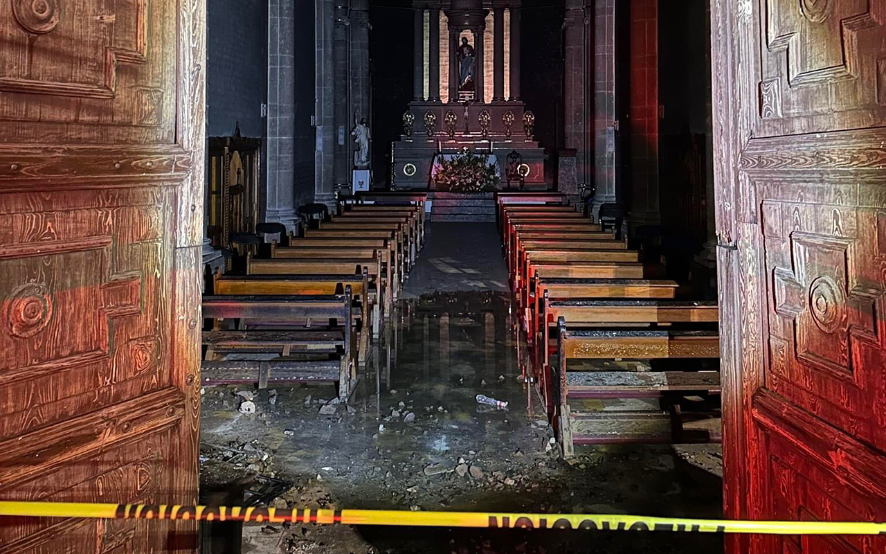Incendian templo histórico de Irapuato; Condenan sacrilegio