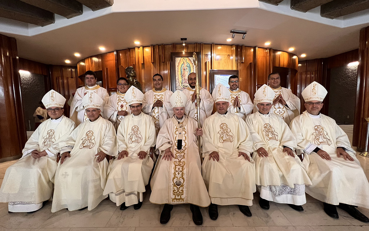 “Dios te eligió para poder hablar de él”; ordenan a nuevos sacerdotes en CDMX