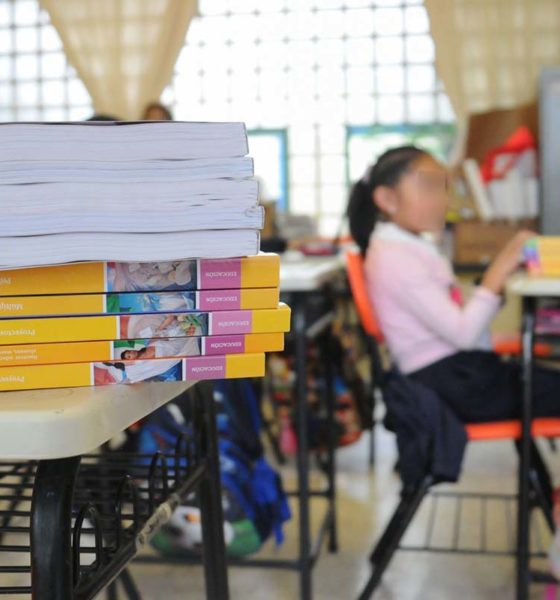 Ciudadanos y empresarios piden al gobierno no presionar a maestros y padres de familia para utilizar los Nuevos Libros de Texto
